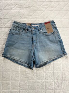 Levi’s A-Line Denim Shorts Mid Rise Light Wash Women’s Size 27 NWT